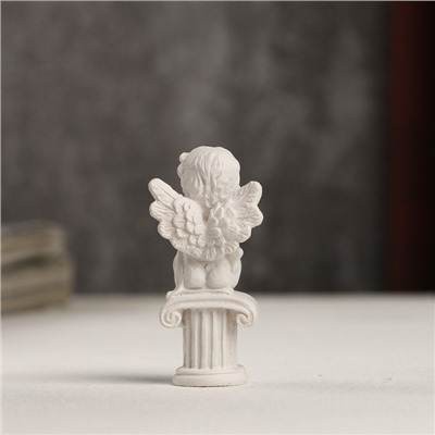 Сувенир полистоун "Белоснежный ангелочек на колонне" 5,5х2,4х2,6 см