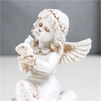 Сувенир полистоун "Девочка-ангел с голубем" серый  9,5х5,8х6,3 см