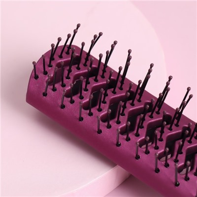 Расчёска массажная, вентилируемая, прорезиненная ручка, 4,2 × 23 см, цвет фиолетовый